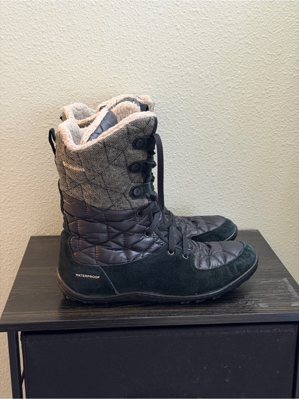 Columbia Women’s Powder Summit Mid Waterproof Boots Size 9 Yl5387-010 Black